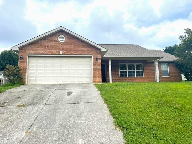 property at 1039 Willow Creek Cir