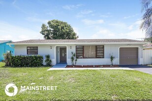 4977 SW 11th Pl in Margate, FL - Building Photo