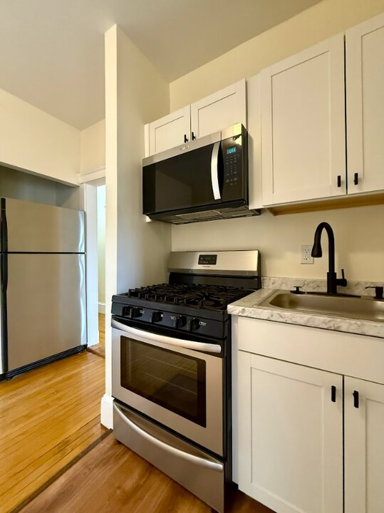 1267 Commonwealth Ave, Unit 5 in Boston, MA - Building Photo