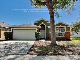 6815 Monarch Park Dr in Apollo Beach, FL - Building Photo