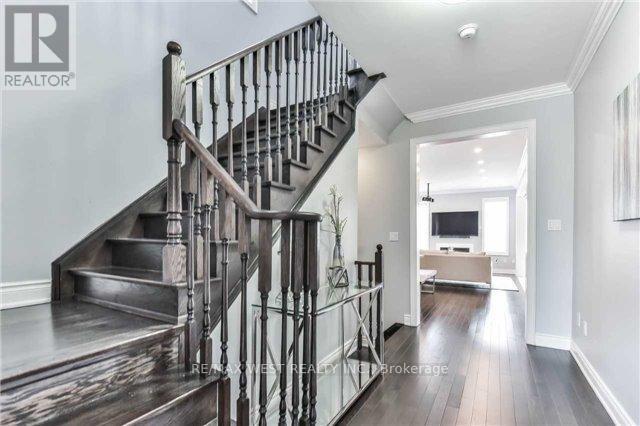 309 Moody Dr in Vaughan, ON - Building Photo - Building Photo