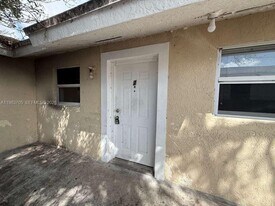 2722 NW 22nd Ct in Miami, FL - Building Photo