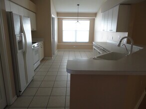 30450 Wrencrest Dr in Zephyrhills, FL - Building Photo - Building Photo