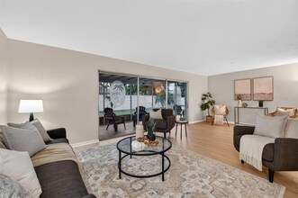 13924 Barbados Dr in Seminole, FL - Building Photo - Building Photo