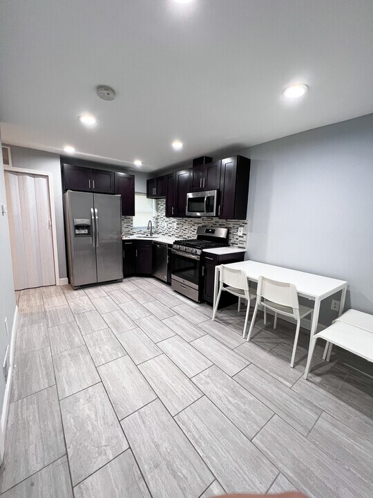 1728 W Master St, Unit B Photo