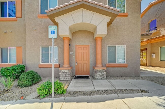 7701 W Robindale Rd in Las Vegas, NV - Building Photo - Building Photo