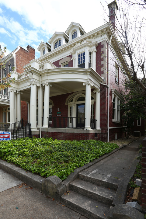 2015 Monument Ave in Richmond, VA - Foto de edificio