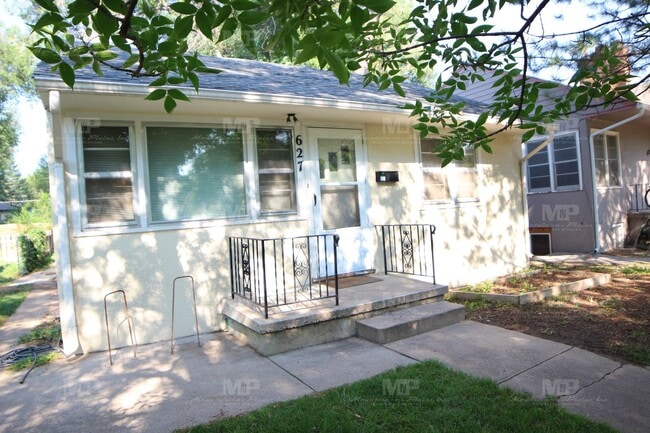 property at 627 S Grant Ave