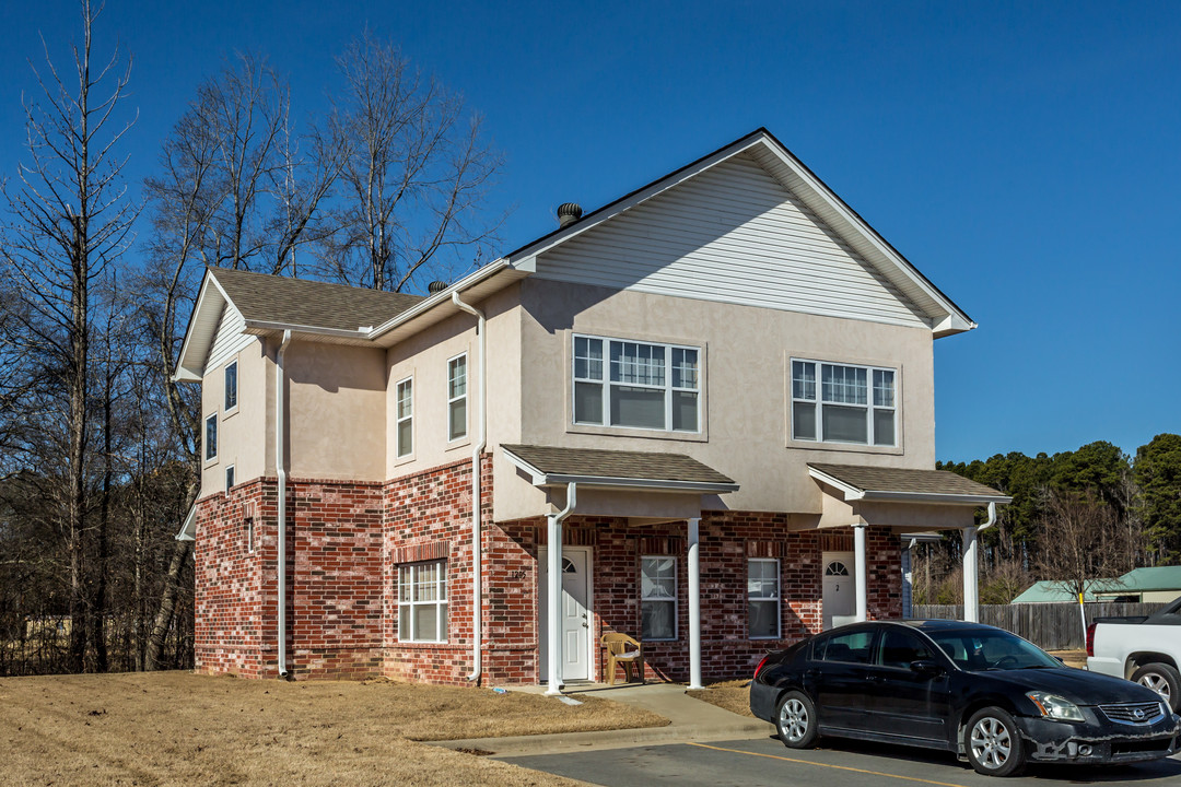 Camry Court Apartments in Bryant, AR - Foto de edificio