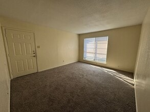 4306 Lake Rd in Killeen, TX - Foto de edificio - Building Photo