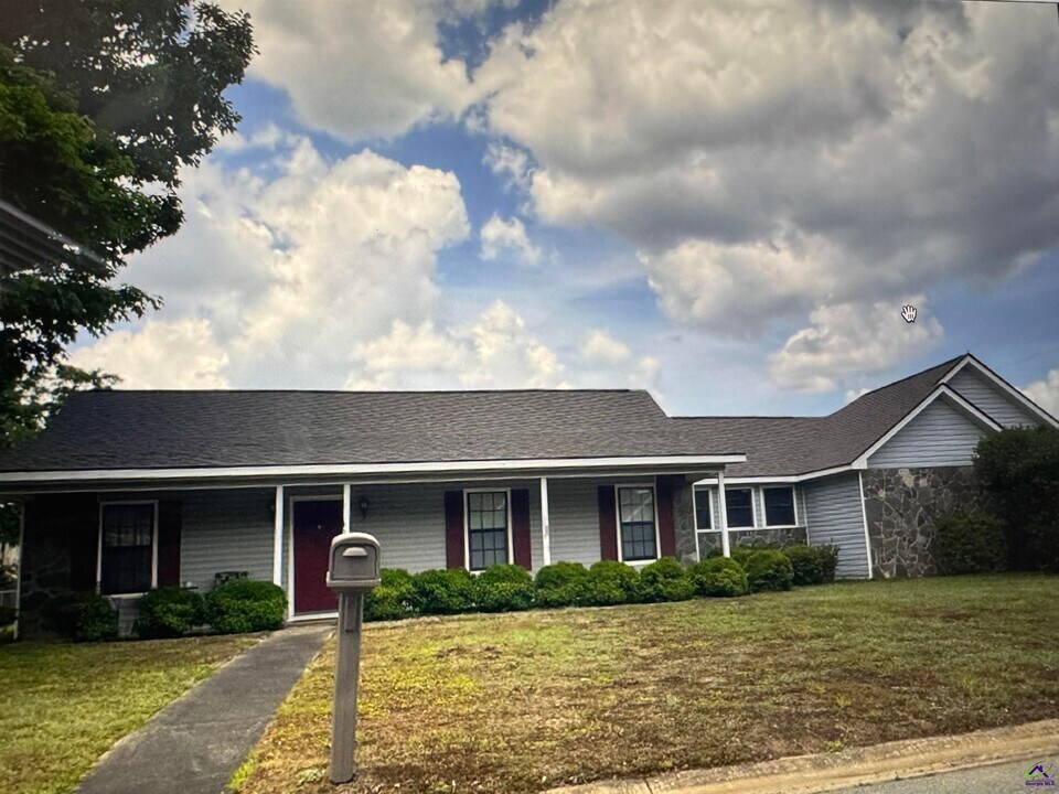 408 Sunshine Way in Warner Robins, GA - Building Photo