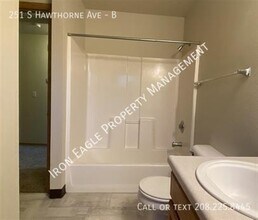 251 S Hawthorne Ave in Middleton, ID - Building Photo - Building Photo