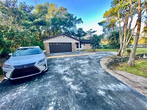 4980 Coral Wood Dr in Naples, FL - Building Photo - Building Photo