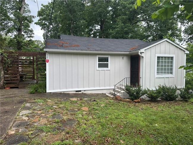 property at 948 Margaret Pl NW