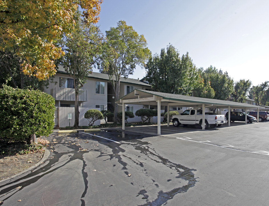 Jay Mar Apartments in Yuba City, CA - Building Photo