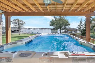 9698 E Shore Dr in Willis, TX - Building Photo - Building Photo