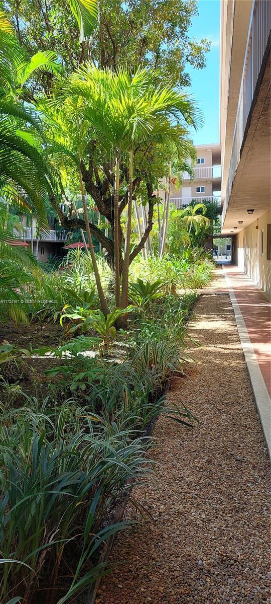 7730 Camino Real in Miami, FL - Building Photo - Building Photo