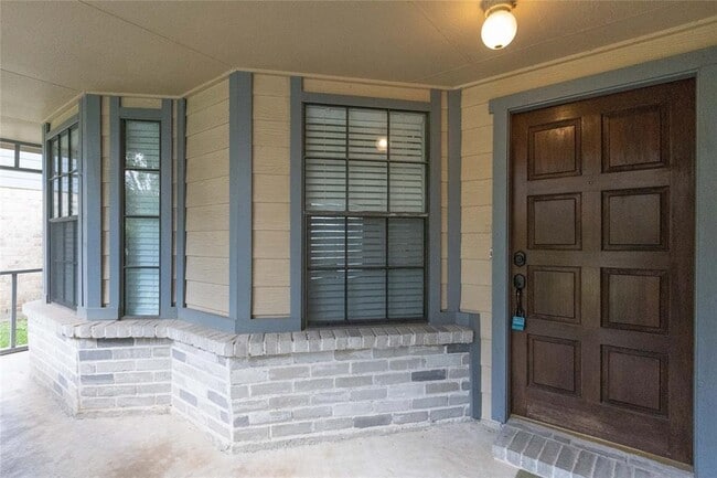 2034 Creek Valley Ln in Sugar Land, TX - Building Photo - Building Photo