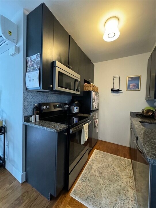 815 Harrison Ave, Unit 815-H in Boston, MA - Building Photo