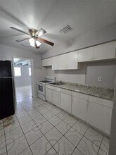 480 NE 136th St in North Miami, FL - Building Photo - Building Photo