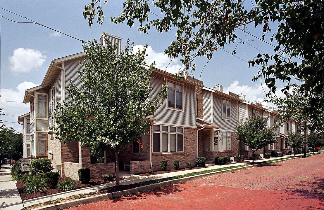 250 Yardley Way in Pittsburgh, PA - Building Photo