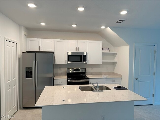 14237 Oviedo Pl in Tice, FL - Building Photo - Building Photo