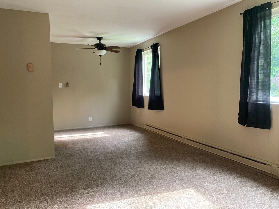 1935 Brookside Dr in Wooster, OH - Building Photo