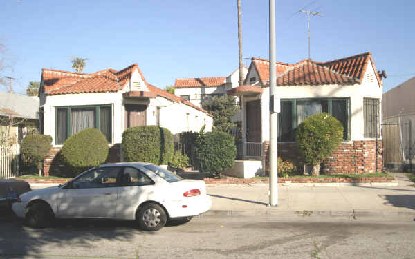 5817-5819 Willoughby Ave in Los Angeles, CA - Building Photo - Building Photo