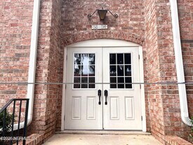 5201 Atlantic Blvd in Jacksonville, FL - Building Photo