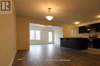 111 Bond Head Ct in Milton, ON - Building Photo - Building Photo