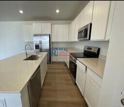 5525 Wisteria Ave in Longmont, CO - Building Photo - Building Photo