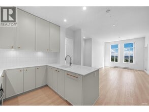 708 Edgar Ave in Coquitlam, BC - Building Photo - Building Photo