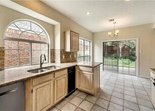 18733 Vista Del Sol in Dallas, TX - Building Photo - Building Photo