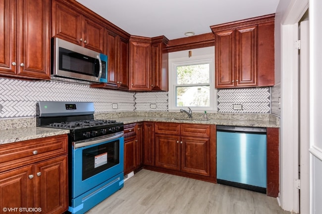 1203 Grant St in Wheaton, IL - Building Photo - Building Photo