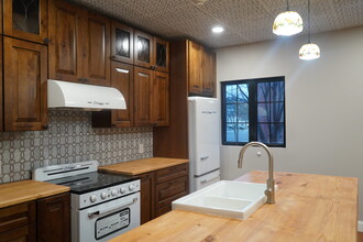 400 N 9th St, Unit Big Time Betty in Lafayette, IN - Building Photo - Building Photo