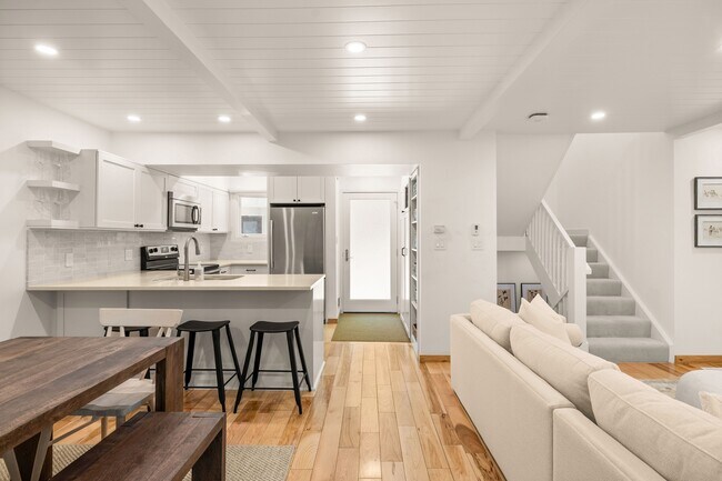 814 W Bleeker St in Aspen, CO - Building Photo - Building Photo