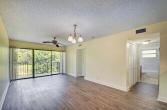 1621 Balfour Point Dr-Unit -G in West Palm Beach, FL - Building Photo - Building Photo