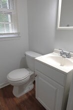 8 Beech Pl in Huntington, NY - Building Photo - Building Photo