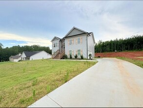 3029 GA-17 in Clarkesville, GA - Building Photo - Building Photo