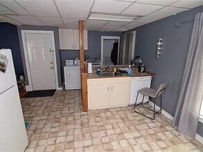12 High St, Unit 4 in Ashaway, RI - Building Photo - Building Photo