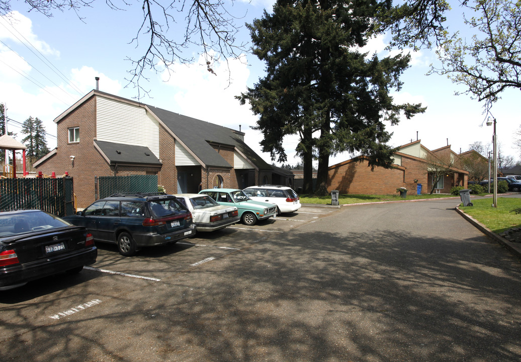 Red Brick Apartments in Vancouver, WA - Building Photo