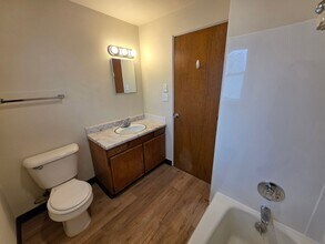 1254-1256 Meadow Ln in Neenah, WI - Building Photo - Building Photo