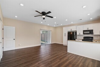 1206 S Victory Dr in Houston, TX - Building Photo - Building Photo