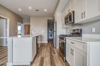 475 Communipaw Ave in Jersey City, NJ - Building Photo - Building Photo