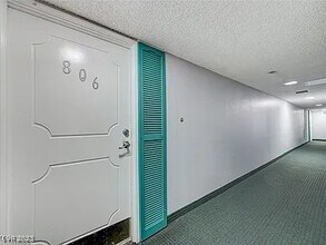 3930 University Center Dr in Las Vegas, NV - Building Photo - Building Photo