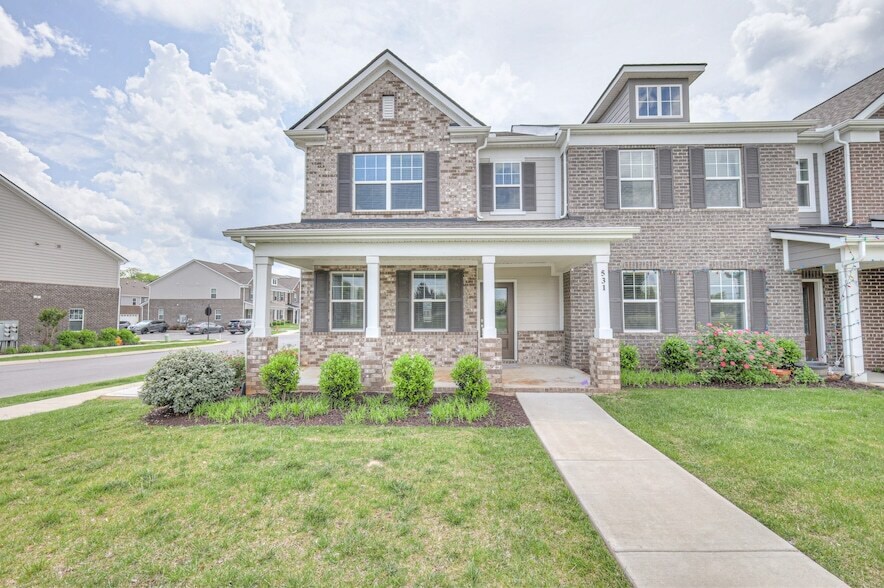 531 Swanholme Dr in Murfreesboro, TN - Building Photo