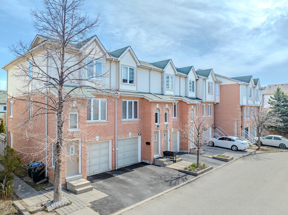 1193 Parkwest Pl in Mississauga, ON - Building Photo