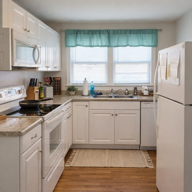 905 Hill St, Unit SI ID1397977P in Bristol, TN - Foto de edificio - Building Photo