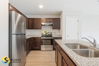 7619 Mailes Ct, Unit 201 in Jacksonville, FL - Foto de edificio - Building Photo