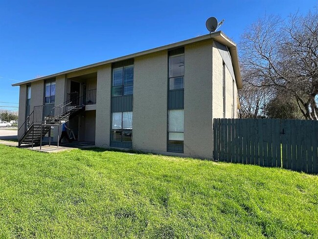 property at 200 Uhland Rd